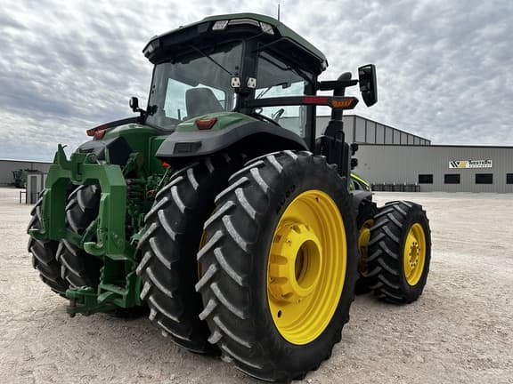 Image of John Deere 8R 340 equipment image 4