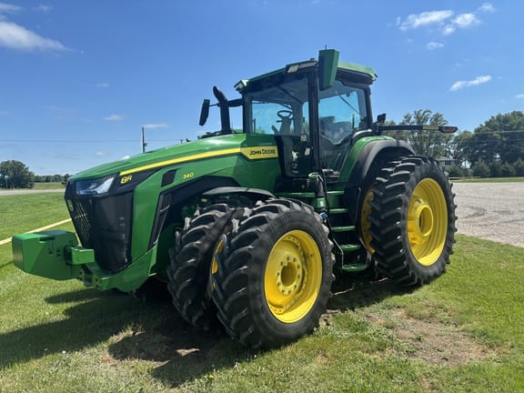 2022 John Deere 8R 340 Equipment Image0