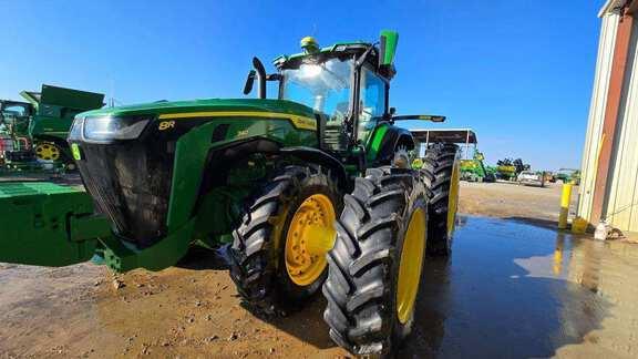 Image of John Deere 8R 340 equipment image 3