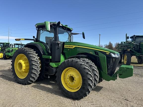 Image of John Deere 8R 340 equipment image 2