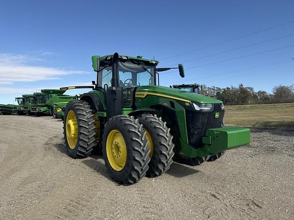 Image of John Deere 8R 340 equipment image 3