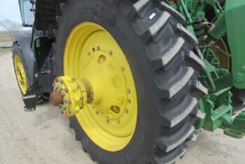 Image of John Deere 8R 340 equipment image 4
