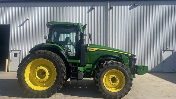 2022 John Deere 8R 340 Equipment Image0