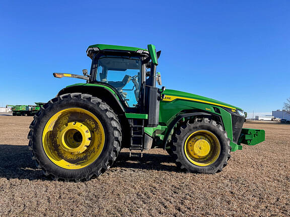 Image of John Deere 8R 340 equipment image 3