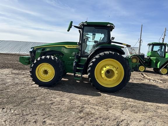 Image of John Deere 8R 340 equipment image 2