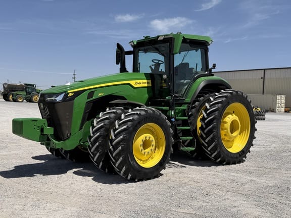 2022 John Deere 8R 340 Equipment Image0