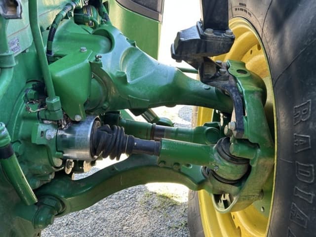 Image of John Deere 8R 340 equipment image 2
