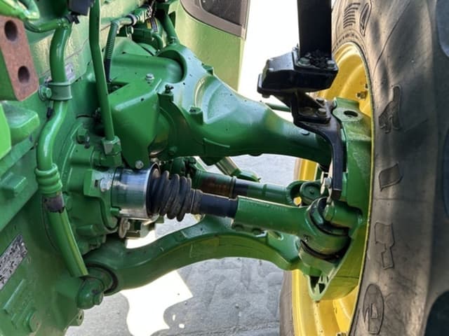Image of John Deere 8R 340 equipment image 2