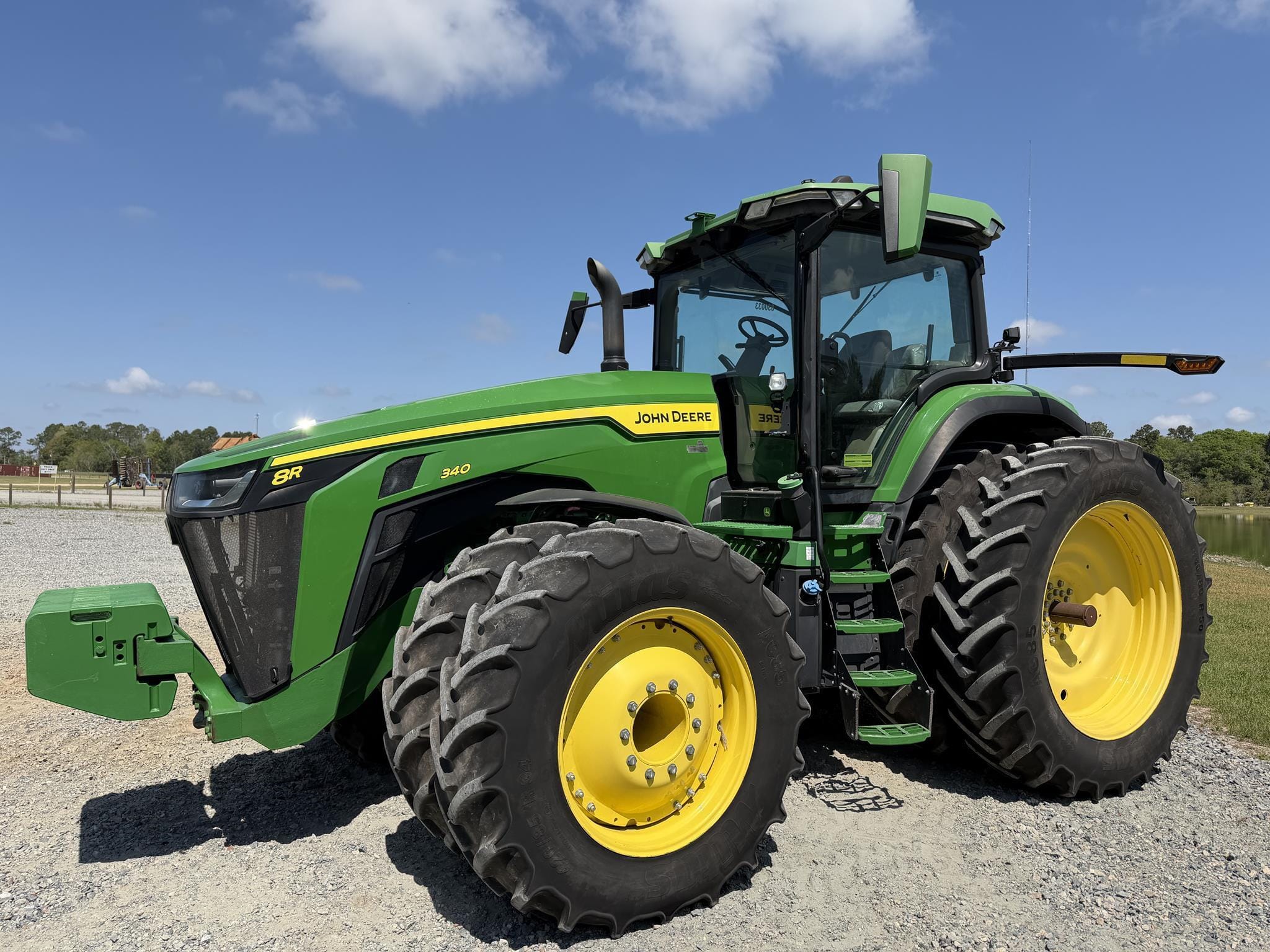2022 John Deere 8R 340 Equipment Image0