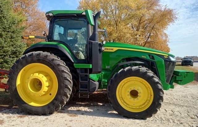 Image of John Deere 8R 340 equipment image 2