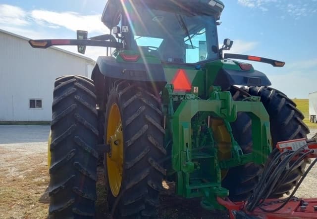 Image of John Deere 8R 340 equipment image 4