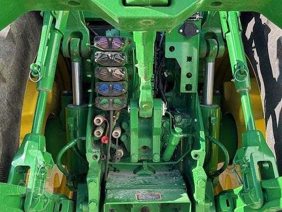 Image of John Deere 8R 340 equipment image 3