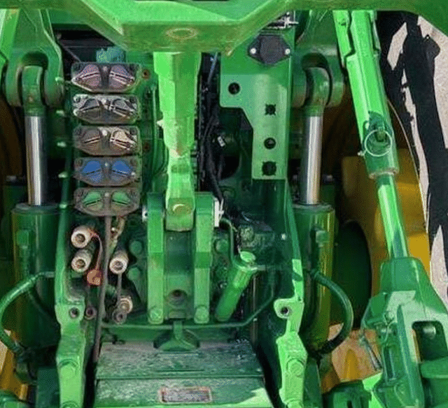 Image of John Deere 8R 340 equipment image 3