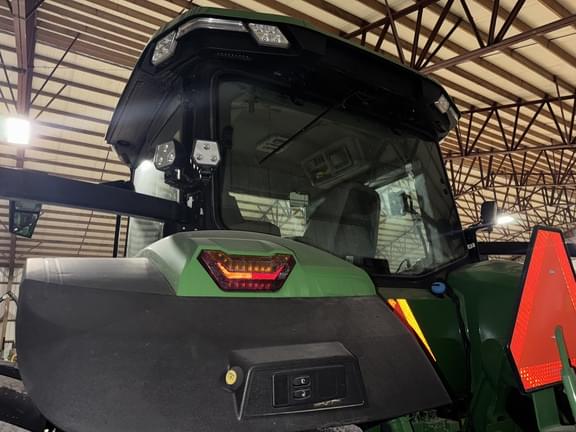Image of John Deere 8R 340 equipment image 3