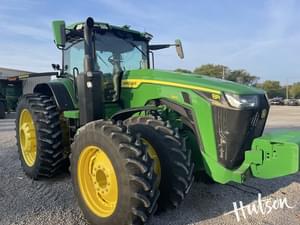 2022 John Deere 8R 340 Image