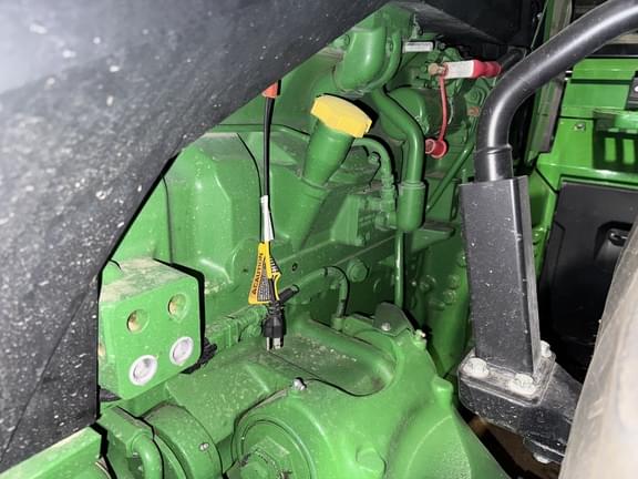 Image of John Deere 8R 340 equipment image 4
