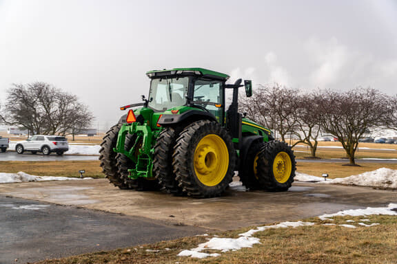 Image of John Deere 8R 340 equipment image 4