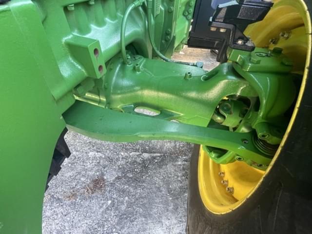 Image of John Deere 8R 340 equipment image 4
