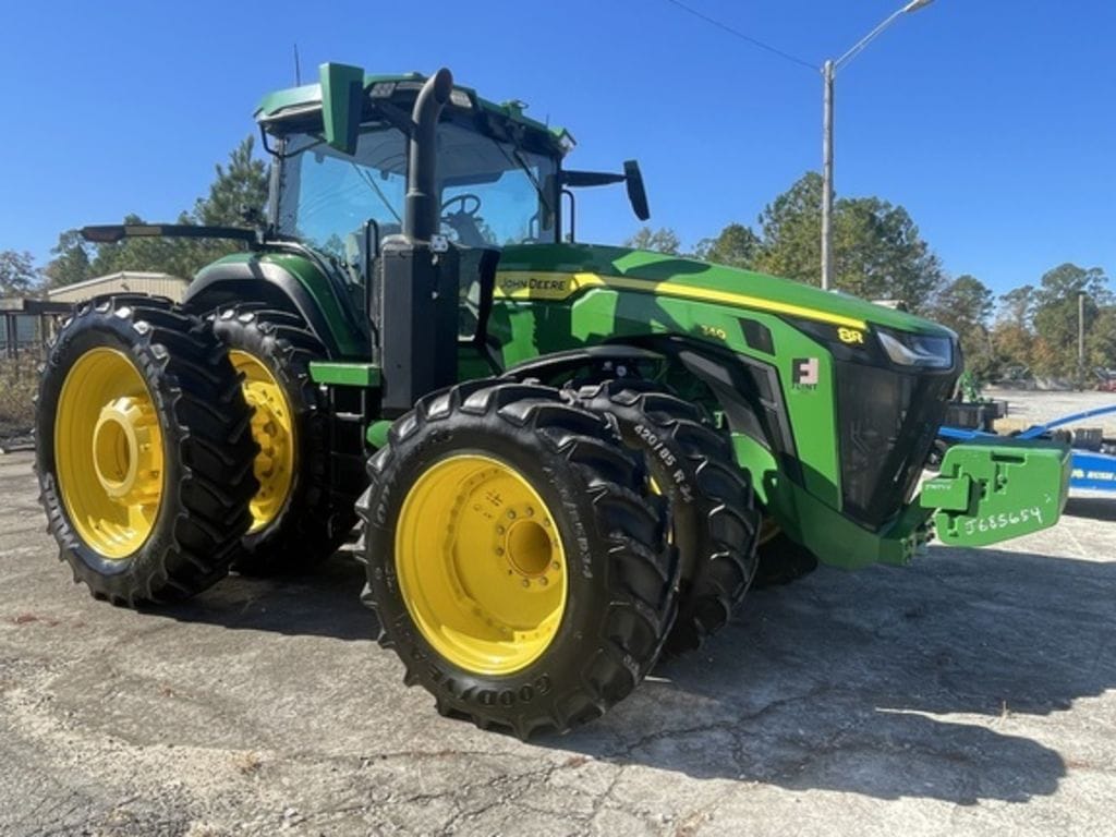 2022 John Deere 8R 340 Equipment Image0