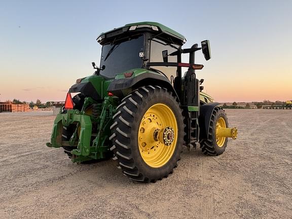 Image of John Deere 8R 340 equipment image 4