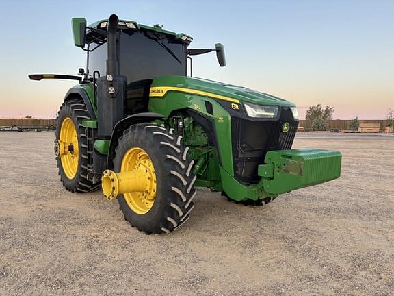 Image of John Deere 8R 340 equipment image 2