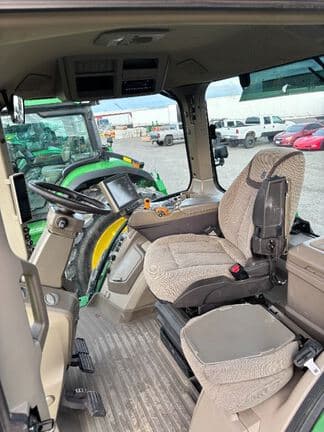 Image of John Deere 8R 340 equipment image 4