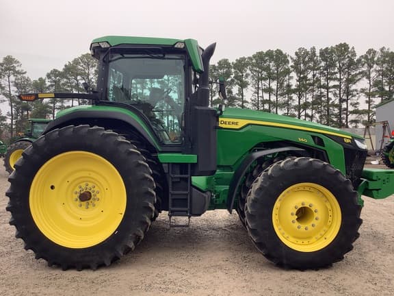 Image of John Deere 8R 340 equipment image 4