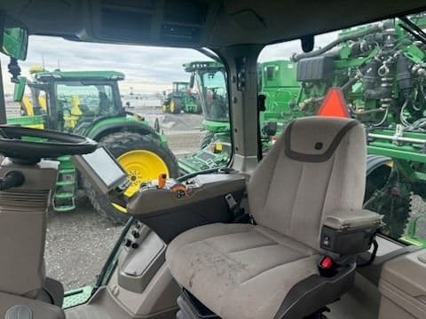 Image of John Deere 8R 340 equipment image 4