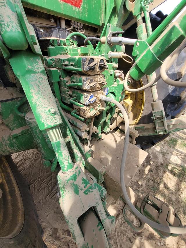 Image of John Deere 8R 340 equipment image 3