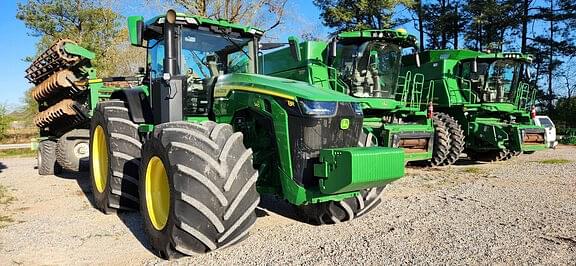 Image of John Deere 8R 340 equipment image 2