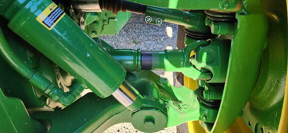 Image of John Deere 8R 340 equipment image 4