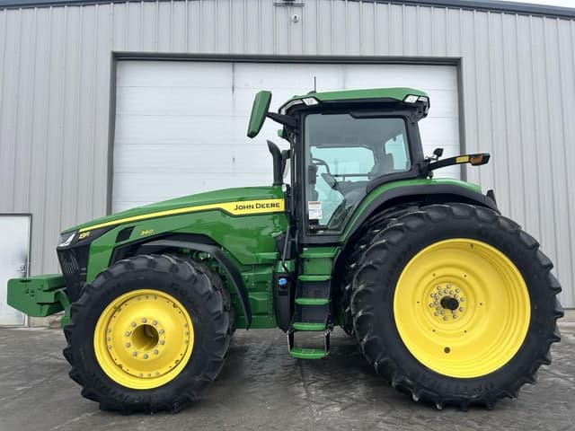 Image of John Deere 8R 340 equipment image 2