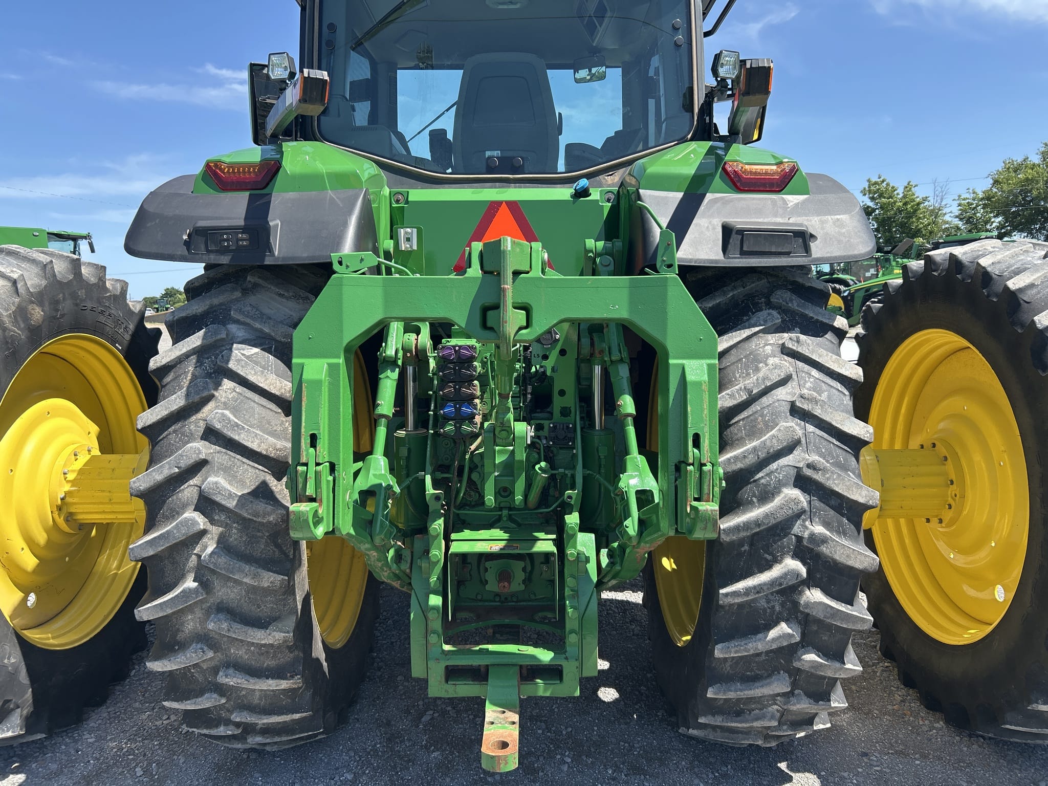 2022 John Deere 8R 340 Equipment Image0