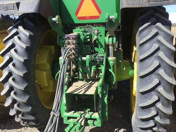 Image of John Deere 8R 340 equipment image 3