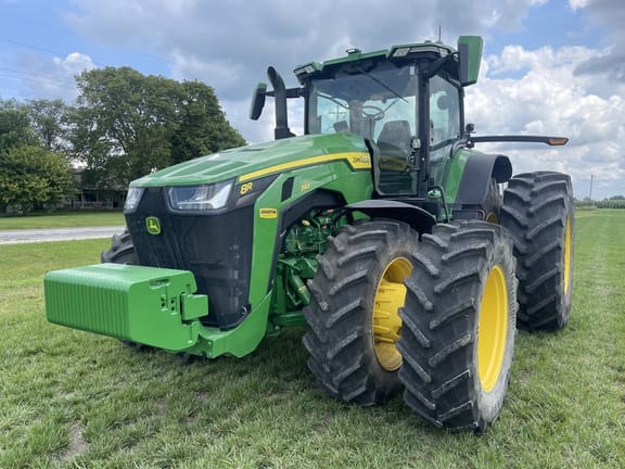2022 John Deere 8R 340 Equipment Image0