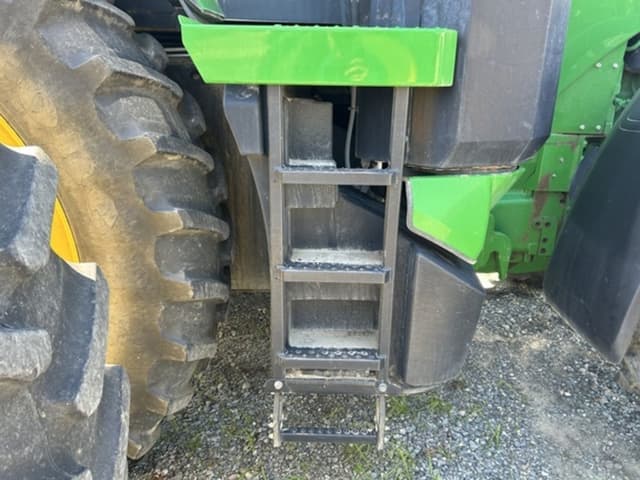 Image of John Deere 8R 340 equipment image 2