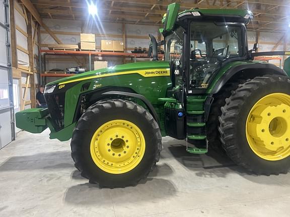 Image of John Deere 8R 340 equipment image 3