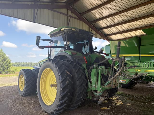 Image of John Deere 8R 340 equipment image 3