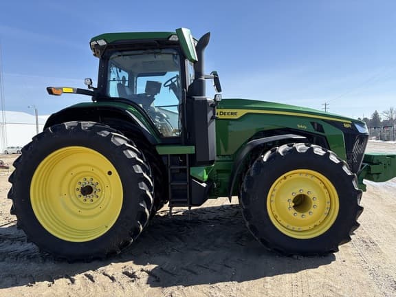 Image of John Deere 8R 340 equipment image 3