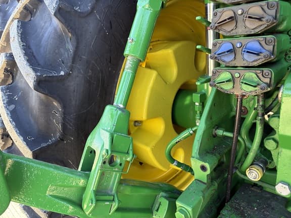 Image of John Deere 8R 340 equipment image 4