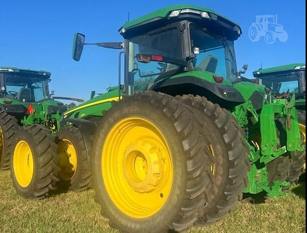 Image of John Deere 8R 340 equipment image 2