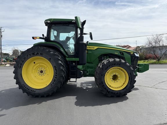 Image of John Deere 8R 340 equipment image 4