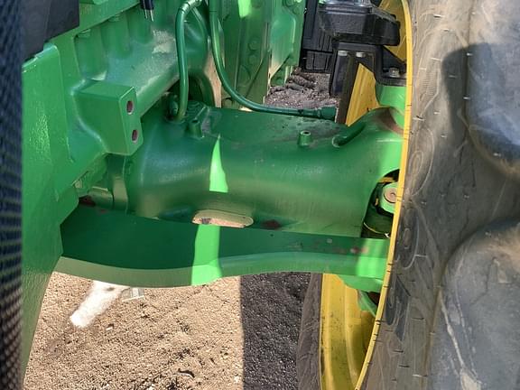 Image of John Deere 8R 340 equipment image 4