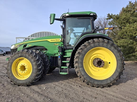Image of John Deere 8R 340 equipment image 4