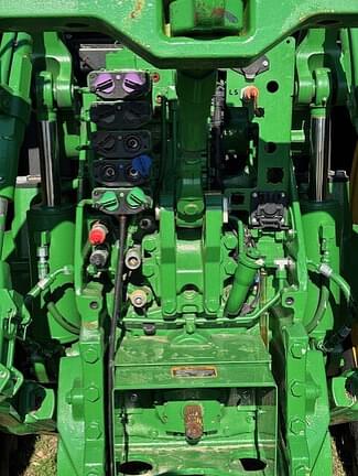 Image of John Deere 8R 340 equipment image 4