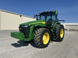 2022 John Deere 8R 370 Image