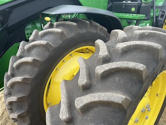 Image of John Deere 8R 370 equipment image 2