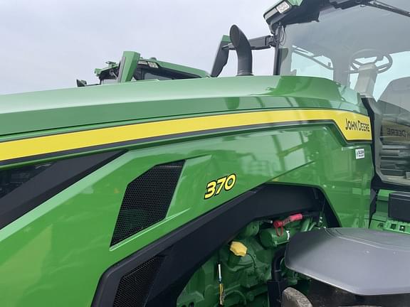 Image of John Deere 8R 370 equipment image 3