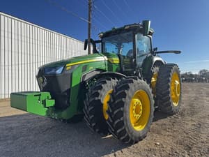 2022 John Deere 8R 370 Image