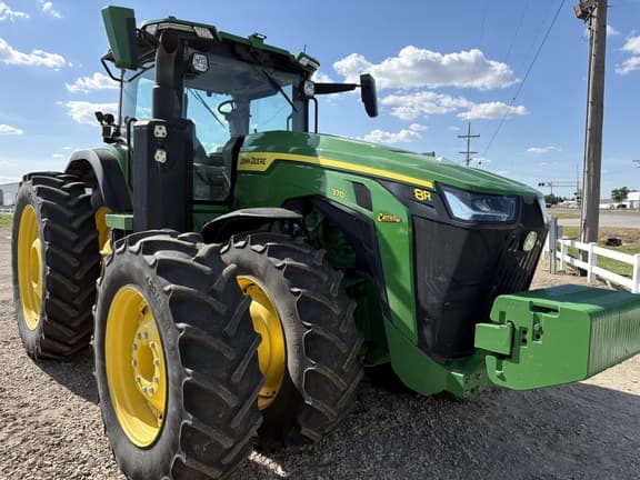 Image of John Deere 8R 370 equipment image 4